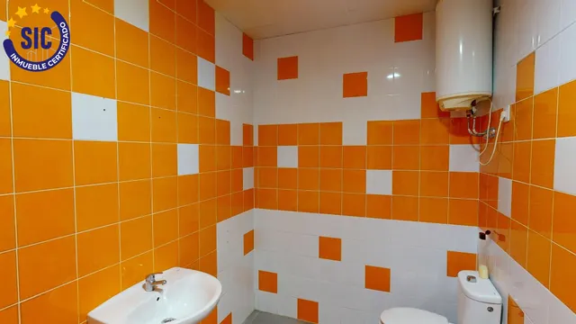 Local comercial o terreno de edificación para promover 5 viviendas y trasteros junto en la Avda. Lidon de Castellón — 21