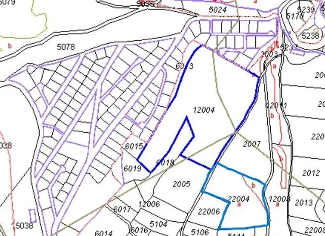 TERRENO URBANIZABLE DE CASI 6 HECTAREAS — 10