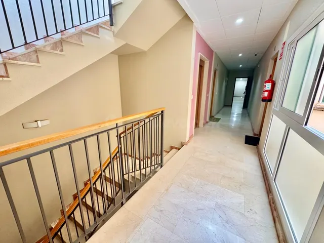 Impresionante Piso Seminuevo en Orihuela, con balcón, muy lu - foto 3