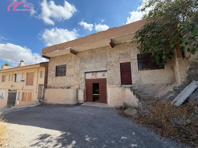 LOCAL / ALMACÉN CON POSIBILIDAD DE CAMBIO DE USO A VIVIENDA — 9