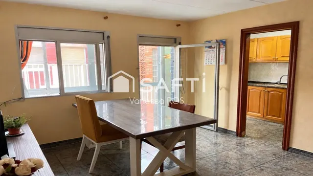 Descubre este acogedor piso  y su excelente comunicación con Barcelona. — 7