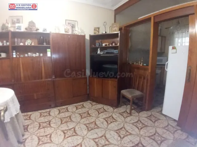 CASA EN ESQUINA EN ZONA PROXIMA A MERCADONA Y ZONA CENTRO - foto 5