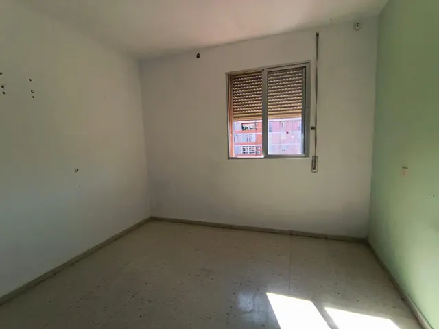 Piso en zona Pinilla con cuatro habitaciones, dos baños y  garaje — 14