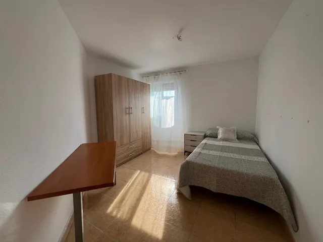 ¡habitaciones DE ALQUILER A 5 MIN DE RENFE! — 8