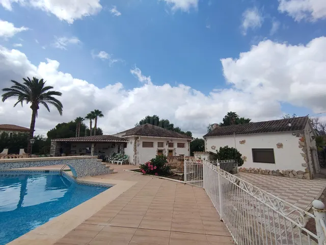 VENTA DE VILLA DE LUJO EN ASPE - foto 4