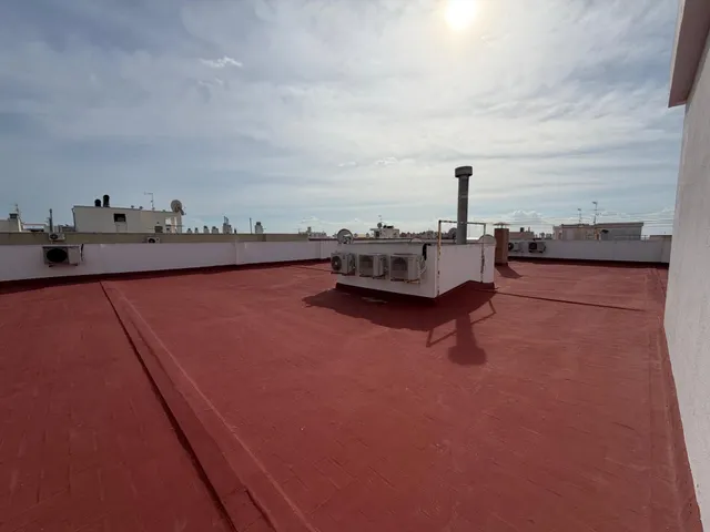 ¡Apartamento de tres dormitorios y amplia terraza al sur cerca de la playa, en Avenida de Habaneras! Torrevieja — 21