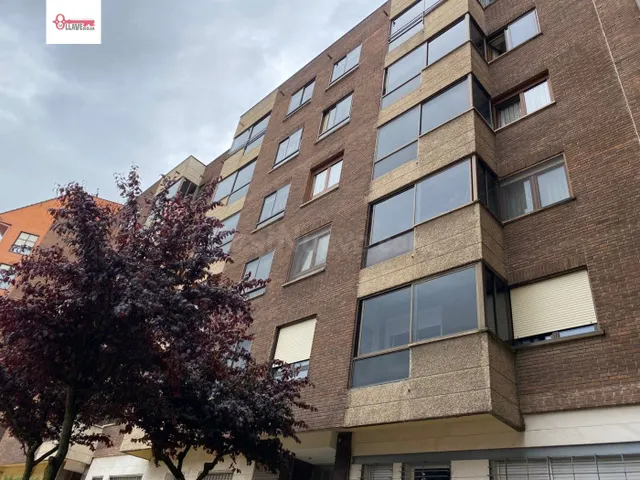 En Burgos C/ Alfareros. Se alquila precioso piso de cuatro h - foto 2