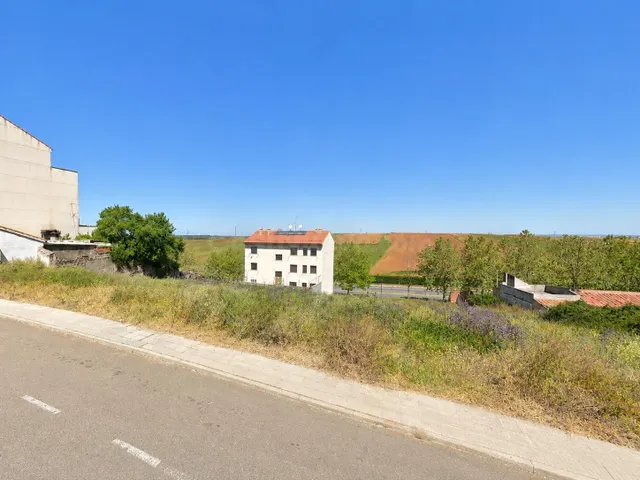 SOLAR EN VENTA EN PIZARRALES, SALAMANCA. Urbis te ofrece un  - foto 2
