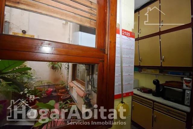 CASA SEMIREFORMADA CON GARAJE Y DOS TERRAZAS, EN EL CENTRO — 11