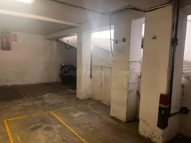 PLAZA DE GARAJE PARA MOTO EN ALQUILER!!!!!!!!! - foto 5