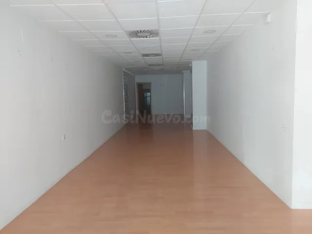 Se alquila local comercial en Avda. de Madrid — 3
