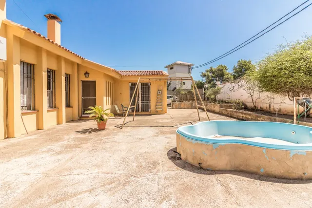 CHALET URBANO CON PISCINA, PISTA DE TENIS Y DE FRONTÓN - foto 5