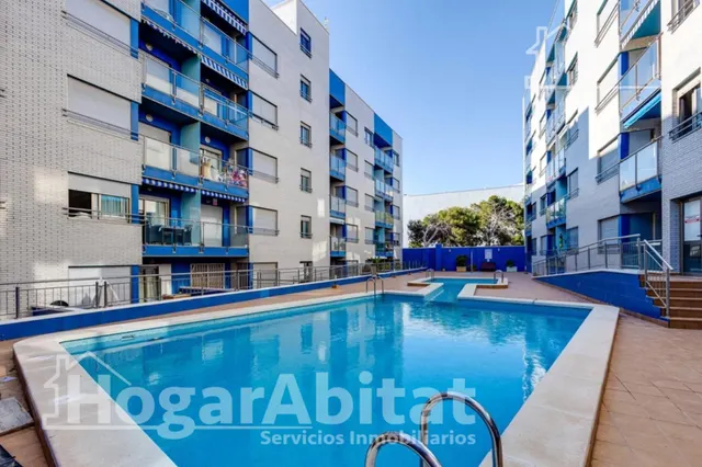 PRECIOSO ÁTICO CON DOS TERRAZAS, GARAJE Y PISCINA JUNTO AL MAR — 19
