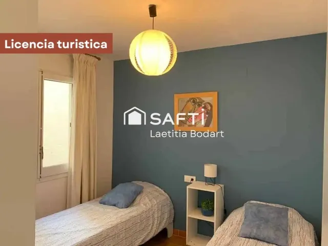 Apartamento reformado de 2 dormitorios con terrazas, vistas al canal y licencia turística – Empuriabrava — 10