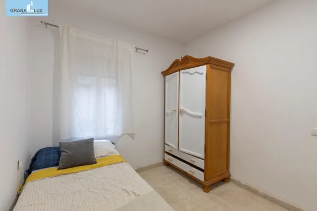 Piso ideal para inversión con alta rentabilidad junto a facultades de  Cartuja en Granada — 6