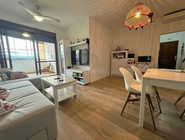 Piso de 3 dormitorios y 2 baños con terraza, piscina y garaj - foto 5