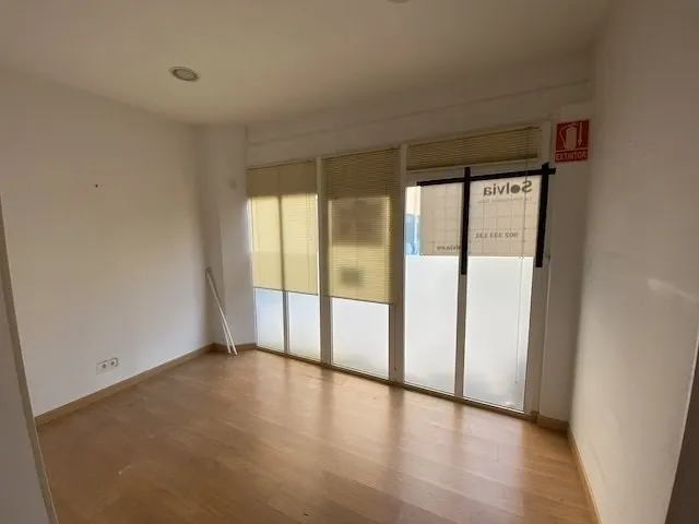 Local en C/ Ángel Barja, Ponferrada — 2
