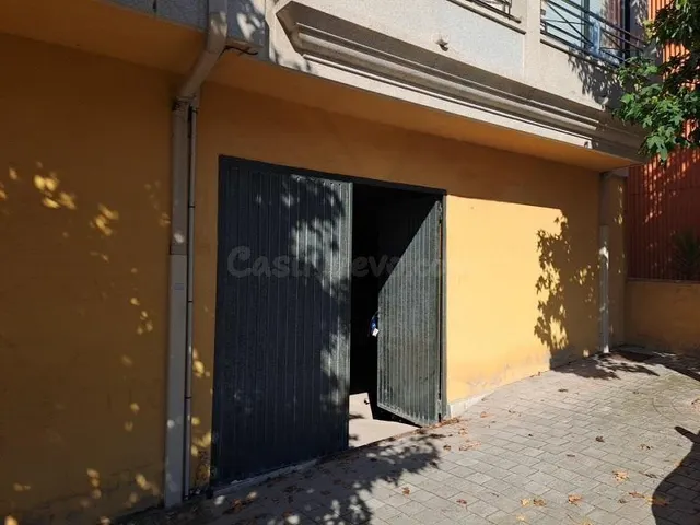Local comercial 357m² en venta - San juan de poio
