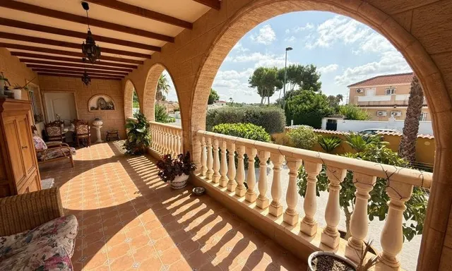 CHALET DE 5 DORMITORIOS 6 BAÑOS EN PINAR DE CAMPOVERDE (PILAR DE HORADADA) — 26