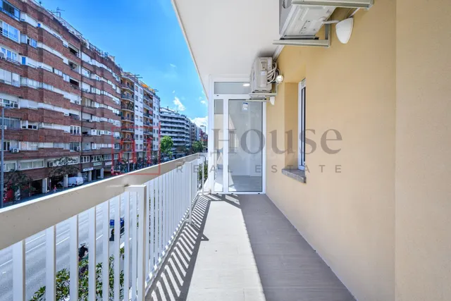 PISO RECIÉN REFORMADO CON GRAN BALCÓN EN L' EIXAMPLE — 4
