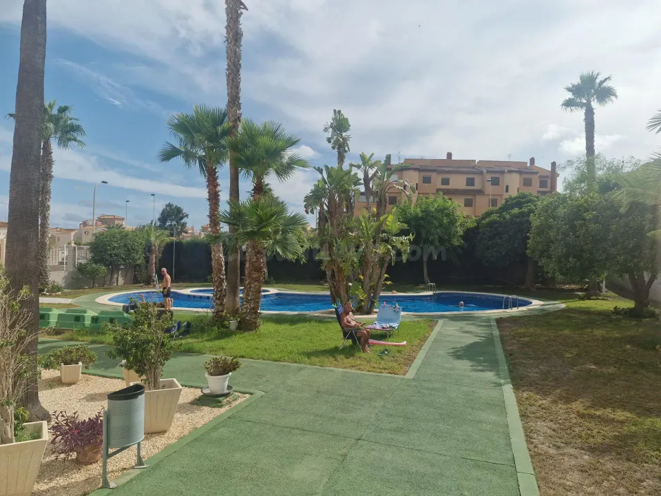 Apartamento con piscina -Playa de La Mata