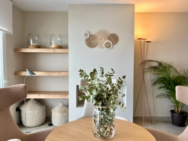 Espectacular vivienda reformada con jardín privado en Palm Beach, Marbella — 7