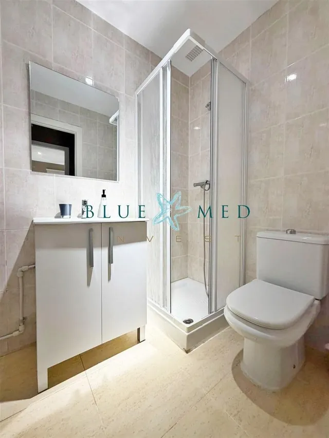 Apartamento reformado con amplia terraza y piscina comunitaria en la cumbre — 12