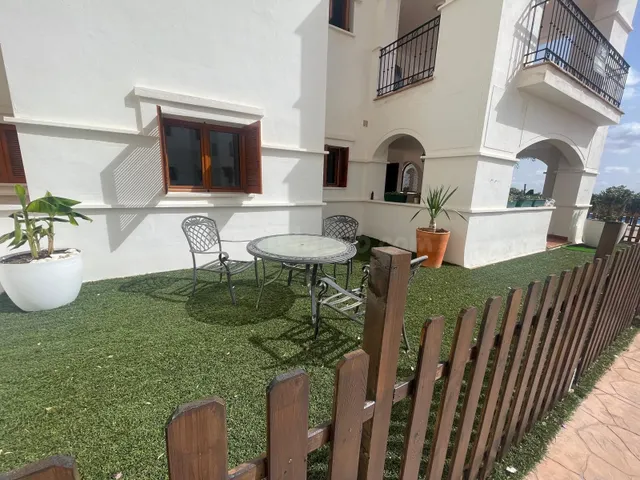 Planta baja en esquina "Llave en mano" con jardín privado fr - foto 2