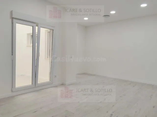 PLANTA BAJA DIÁFANA REFORMADA A ESTRENAR EN PLENO CENTRO DE  - foto 3
