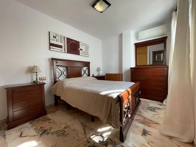 Piso con terraza, vistas al mar y plaza de garaje en Arroyo de la Miel, Benalmádena — 17