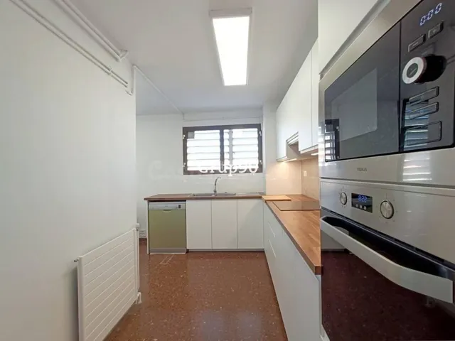 GRAN PISO DE 6 habitaciones EN EL CENTRO DE LLEIDA – AV. CAT - foto 2