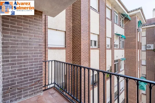 Espacio, luz y comodidad en una vivienda con grandes posibilidades en zona Alcampo — 4
