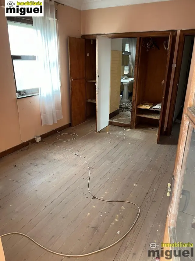 Se vende gran propiedad para rehabilitar en Abándames, Peñamellera Baja — 19