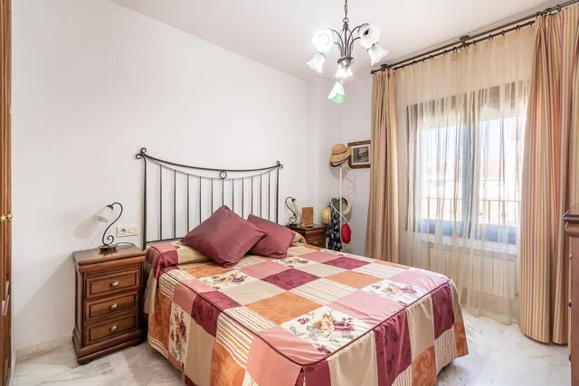 Piso en La Zubia — 12