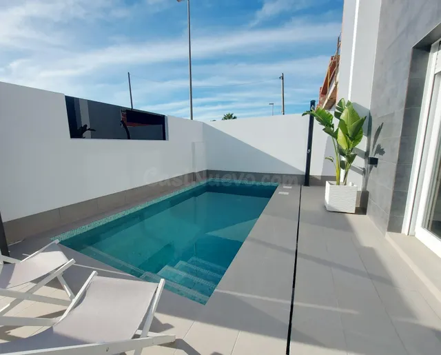 ADOSADO CON PARCELA, GARAJE Y PISCINA PRIVADA EN ROLDAN - TO - foto 4