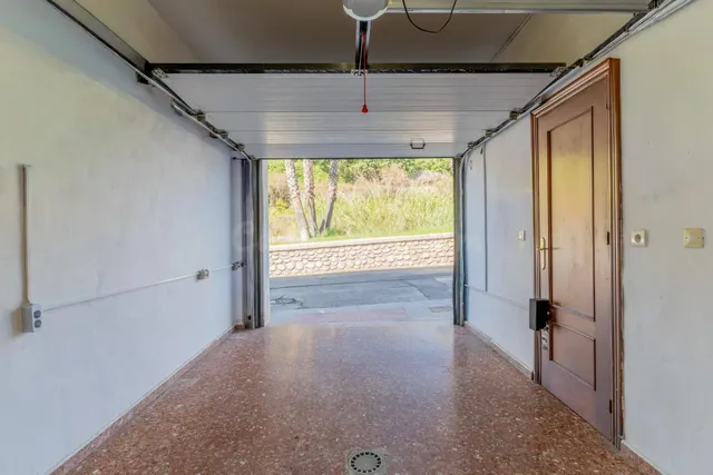 Gran casa familiar de 3 plantas en Ronda de Poniente — 2