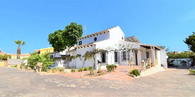 Chalet 4 habitaciones 325m² en venta - Villamartín-Las Filip