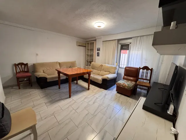 Se vende piso bajo en el Barrio Alto de San Juan - foto 2