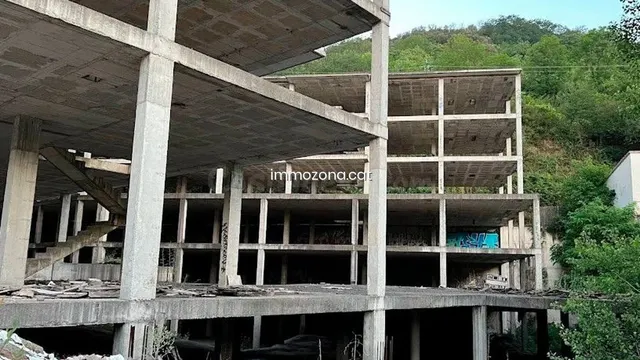 Obra parada de 131 viviendas, OLOT - foto 3