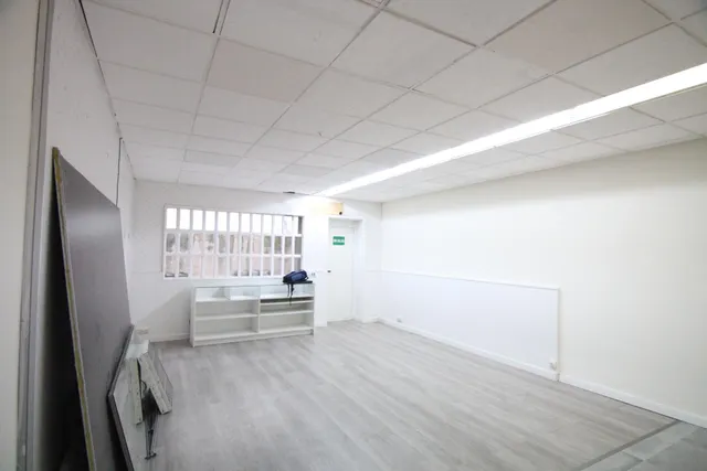 Local comercial de 108 m2 en Plaça Catalunya — 7