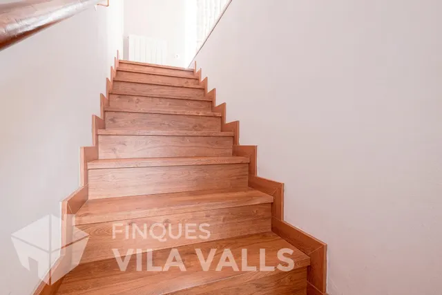 Casa esquinera con jardín privado y estilo inigualable — 23