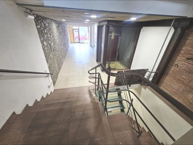 SANT CELONI (CENTRO): PRECIOSO GRAN LOCAL DE DISEÑO SITUADO  - foto 4