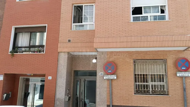 ¡Tu Ático Ideal en El Ejido Sur por solo €126,500! - foto 3
