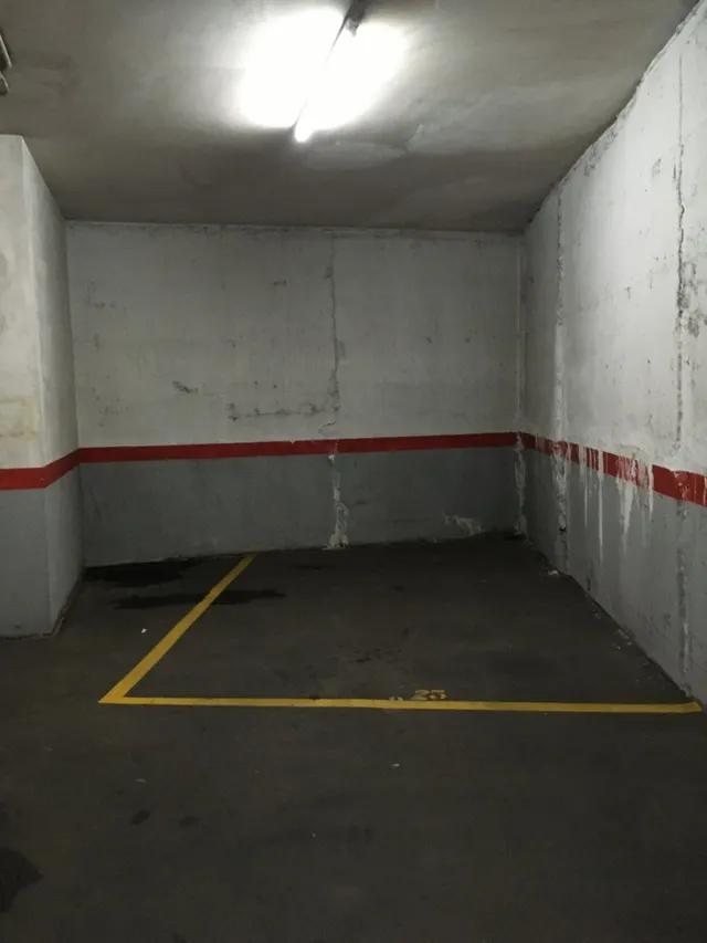 PLAZA DE APARCAMIENTO EN VENTA EN PLENO CENTRO DE MANRESA — 4