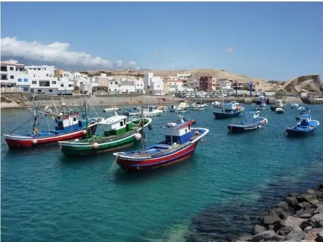 Tajao. Adosado a 100 metros del mar con vistas directas con garaje cerrado y solarium — 13