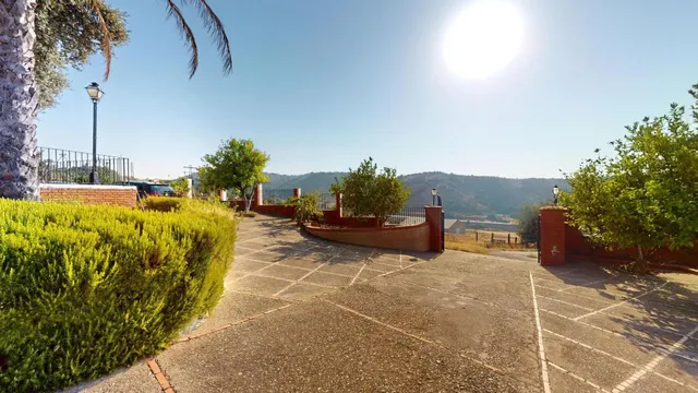 Finca rústica de más de 70 hectáreas con cortijo, casa de guardas y nave agrícola a solo 10 minutos de Córdoba — 37