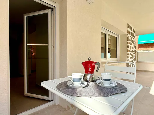 ¡SAN PEDRO DEL PINATAR – A ESTRENAR 2026! CASA DE LUJO A 100M DE LA PLAYA VILLANANITOS CON SOLÁRIUM PRIVADO DE 35M2 Y VISTAS AL MAR MENOR — 38