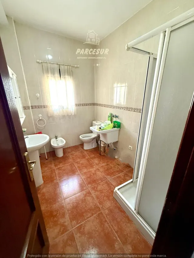 ZONA HIGUERON -Oportunidad única en el corazón del barrio! Casa + negocio en venta — 25