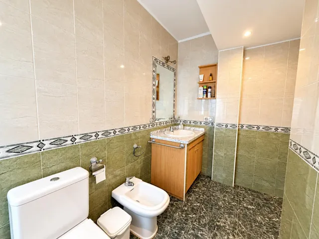 Piso en venta en avd. pablo iglesias, Almería – ideal para inversores  96.000€ — 22
