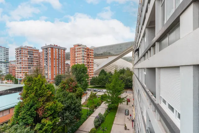 Piso en Hermanos Menendez Pidal — 37